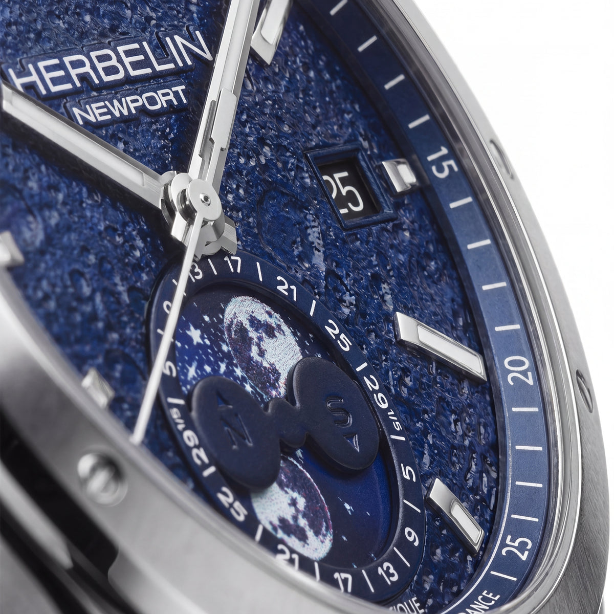 ⁣⁢NEWPORT - AUTOMATIC MOON PHASE - STEEL⁤⁣