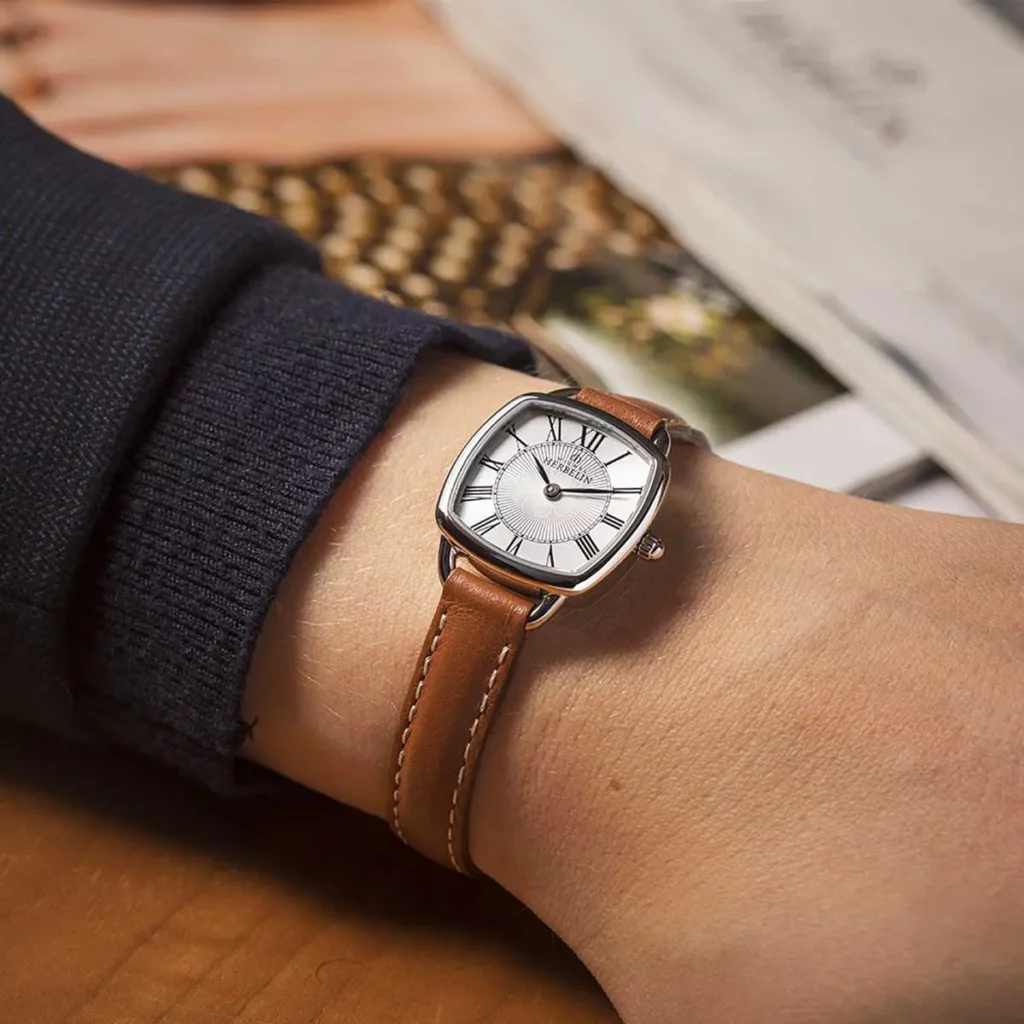 porte montre herbelin bracelet cuir cadran chiffre romain femme